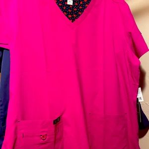 Scrub Top KOI Basics 373-117